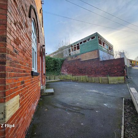 Entire Flat, Bright & Open With Own Entrance Daire Leeds  Dış mekan fotoğraf