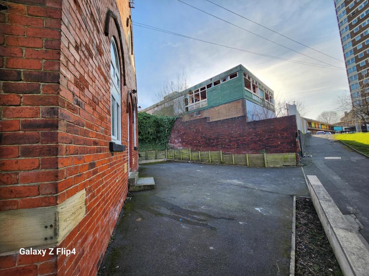 Entire Flat, Bright & Open With Own Entrance Daire Leeds  Dış mekan fotoğraf