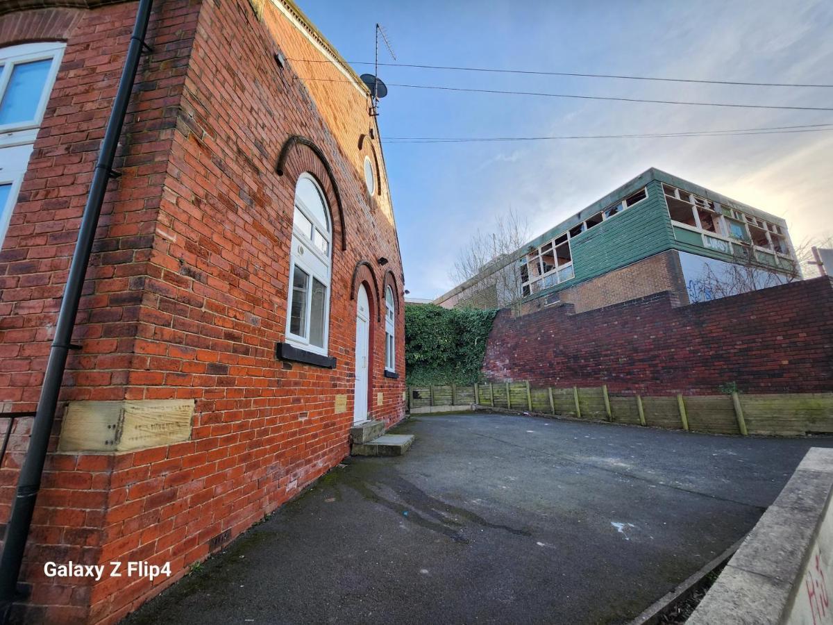 Entire Flat, Bright & Open With Own Entrance Daire Leeds  Dış mekan fotoğraf