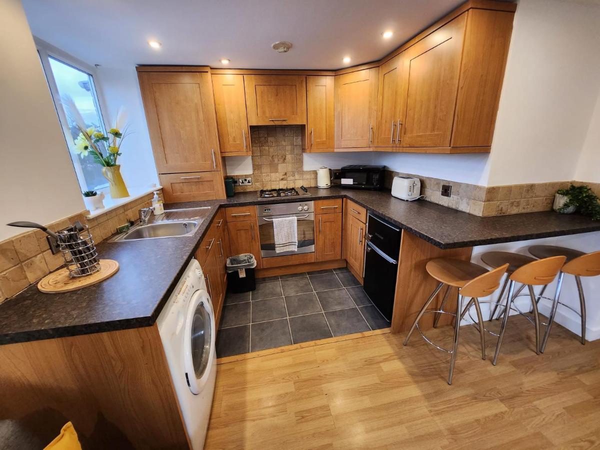 Entire Flat, Bright & Open With Own Entrance Daire Leeds  Dış mekan fotoğraf