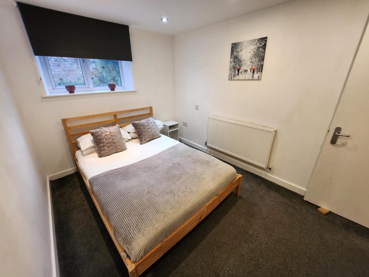 Entire Flat, Bright & Open With Own Entrance Daire Leeds  Dış mekan fotoğraf