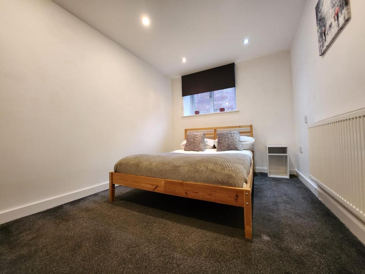 Entire Flat, Bright & Open With Own Entrance Daire Leeds  Dış mekan fotoğraf